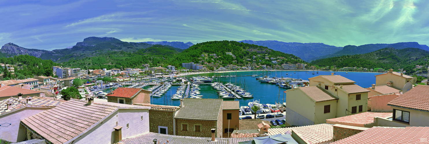 Über den Dächer von Port de Sóller-