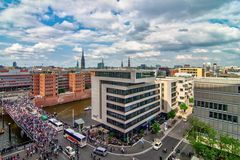 Über den Dächern der HafenCity ...