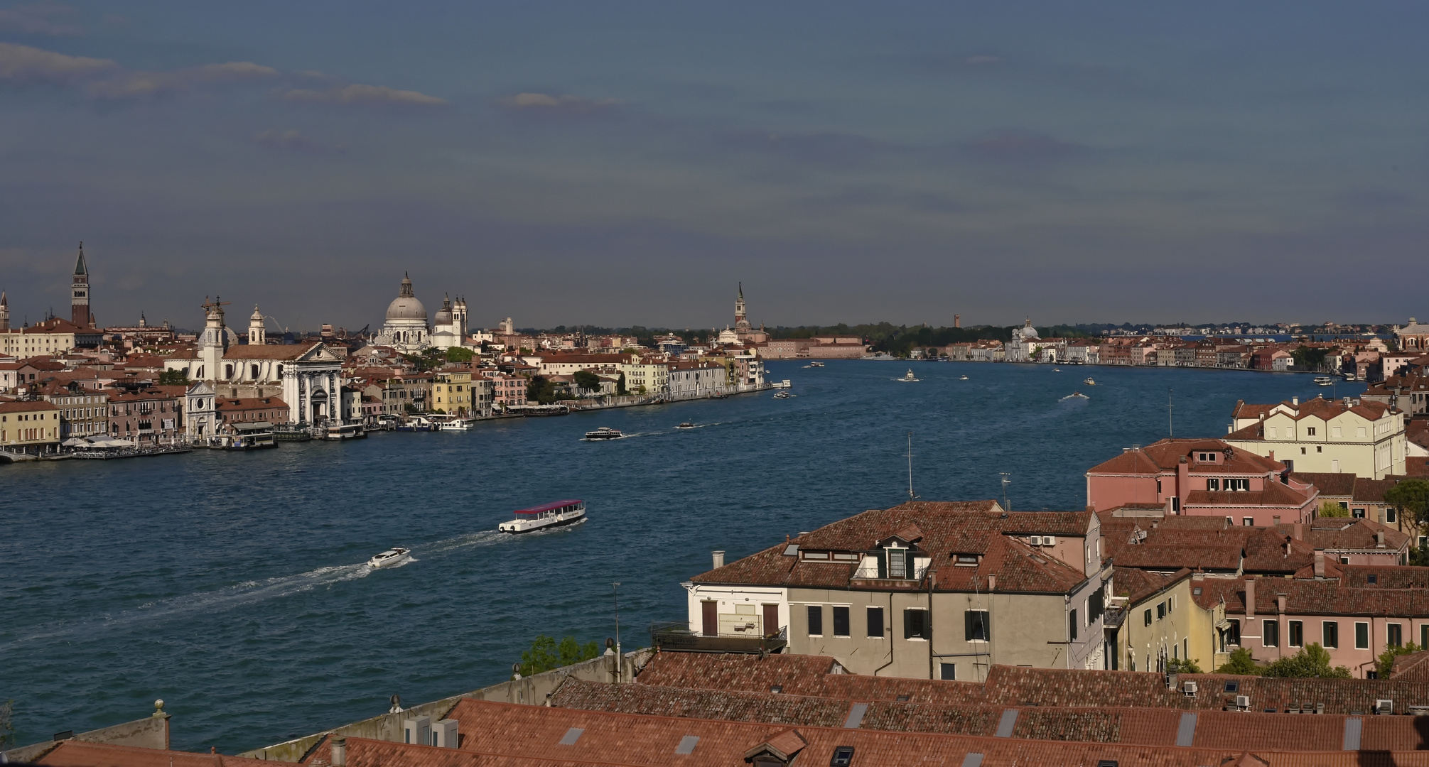 Über den Dächern der Lagunenstadt - Venedig -