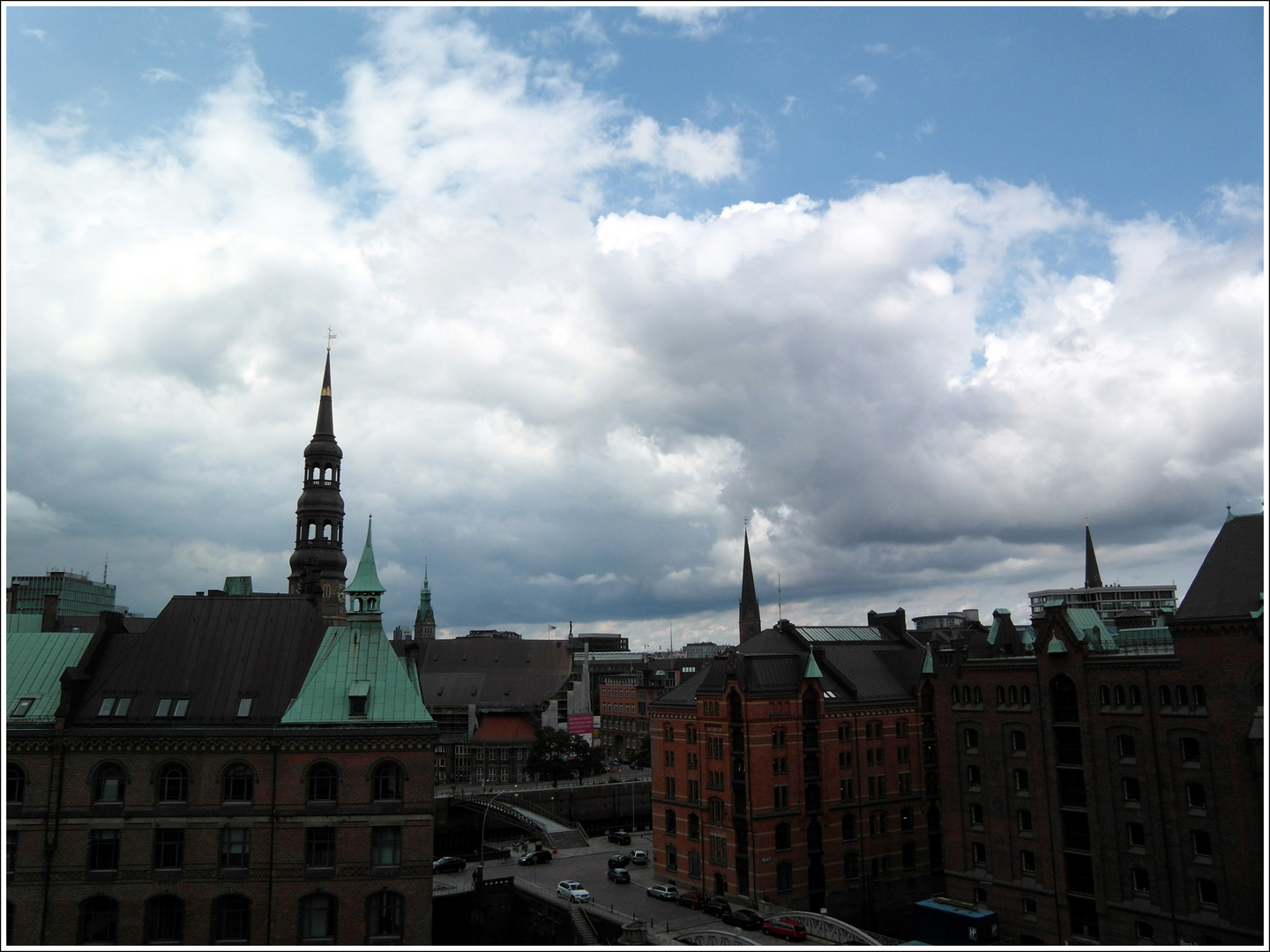 Über den Dächern der Speicherstadt