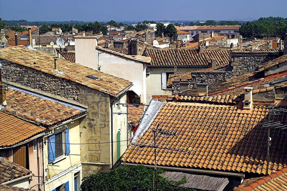 Über den Dächern von Arles