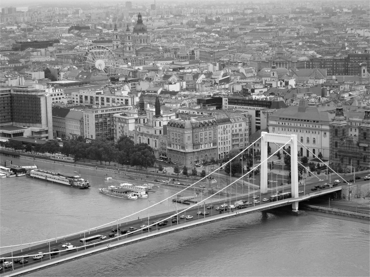 Über den Dächern von Budapest