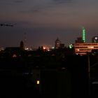 Über den Dächern von Duisburg bei Nacht