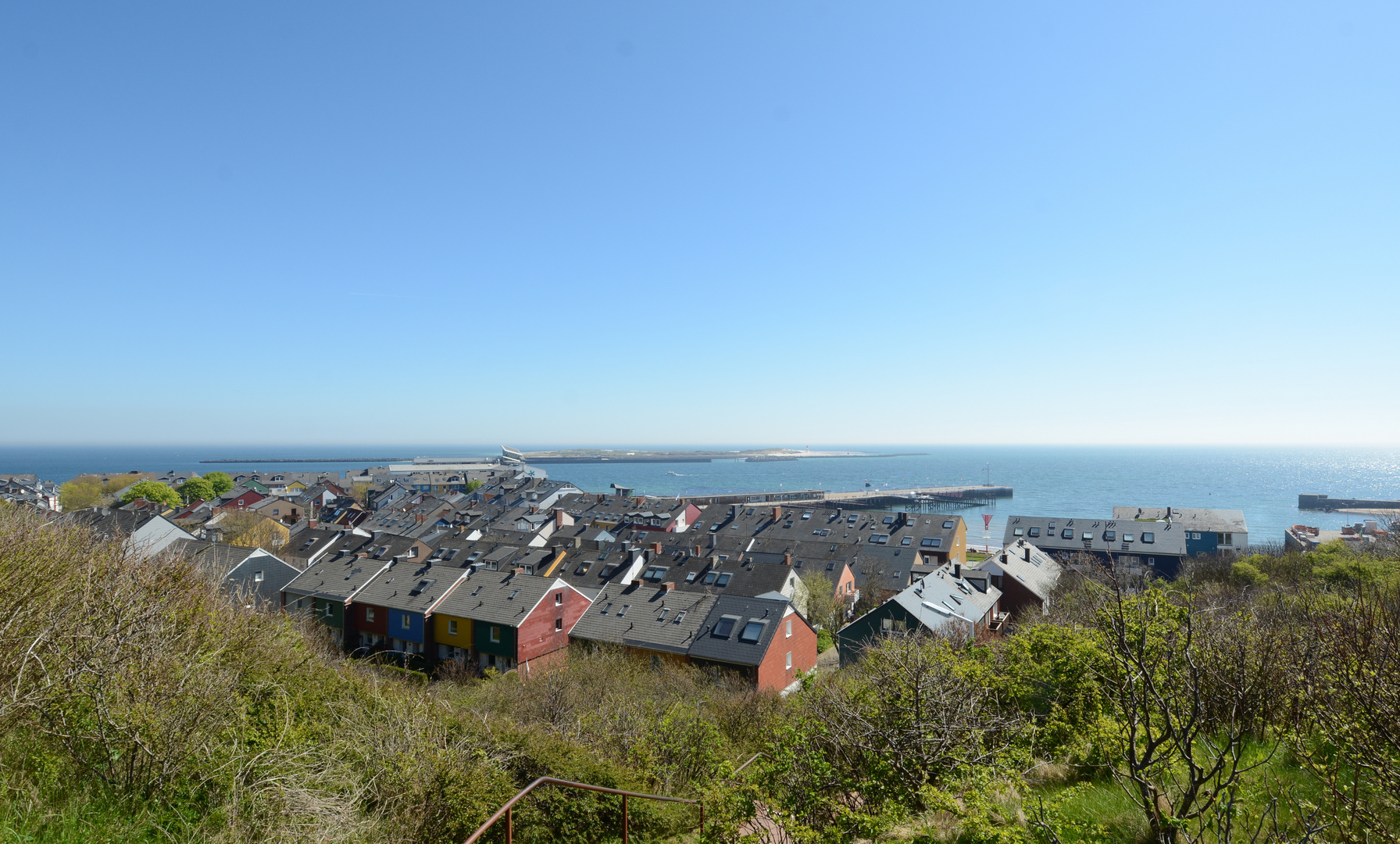 über den Dächern von Helgoland