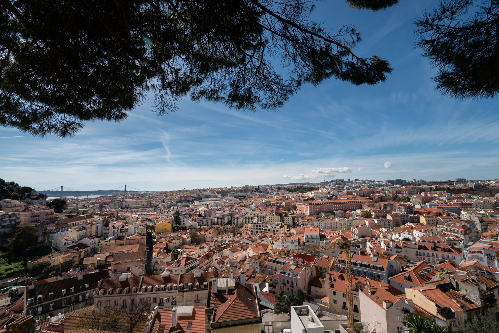 Über den Dächern von Lissabon