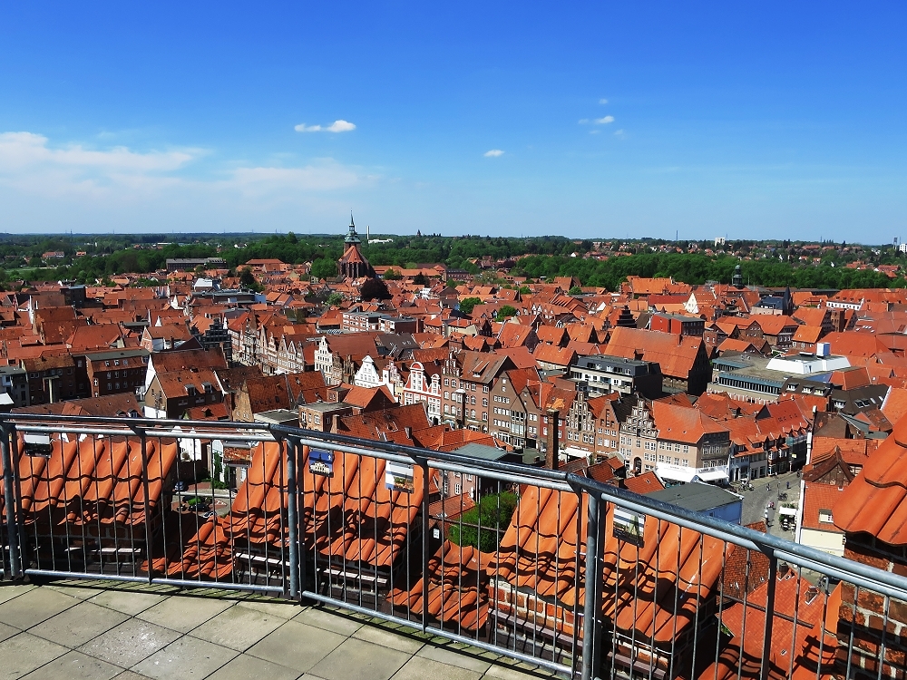 Über den DÄCHERN von LÜNEBURG...