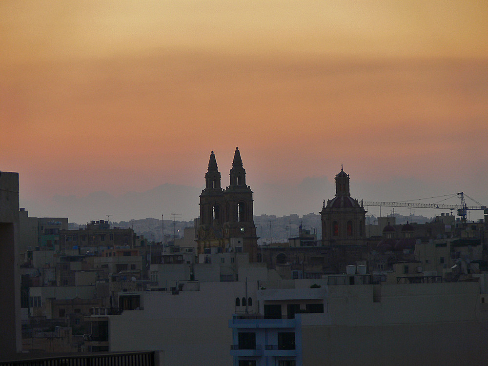 Über den Dächern von Malta