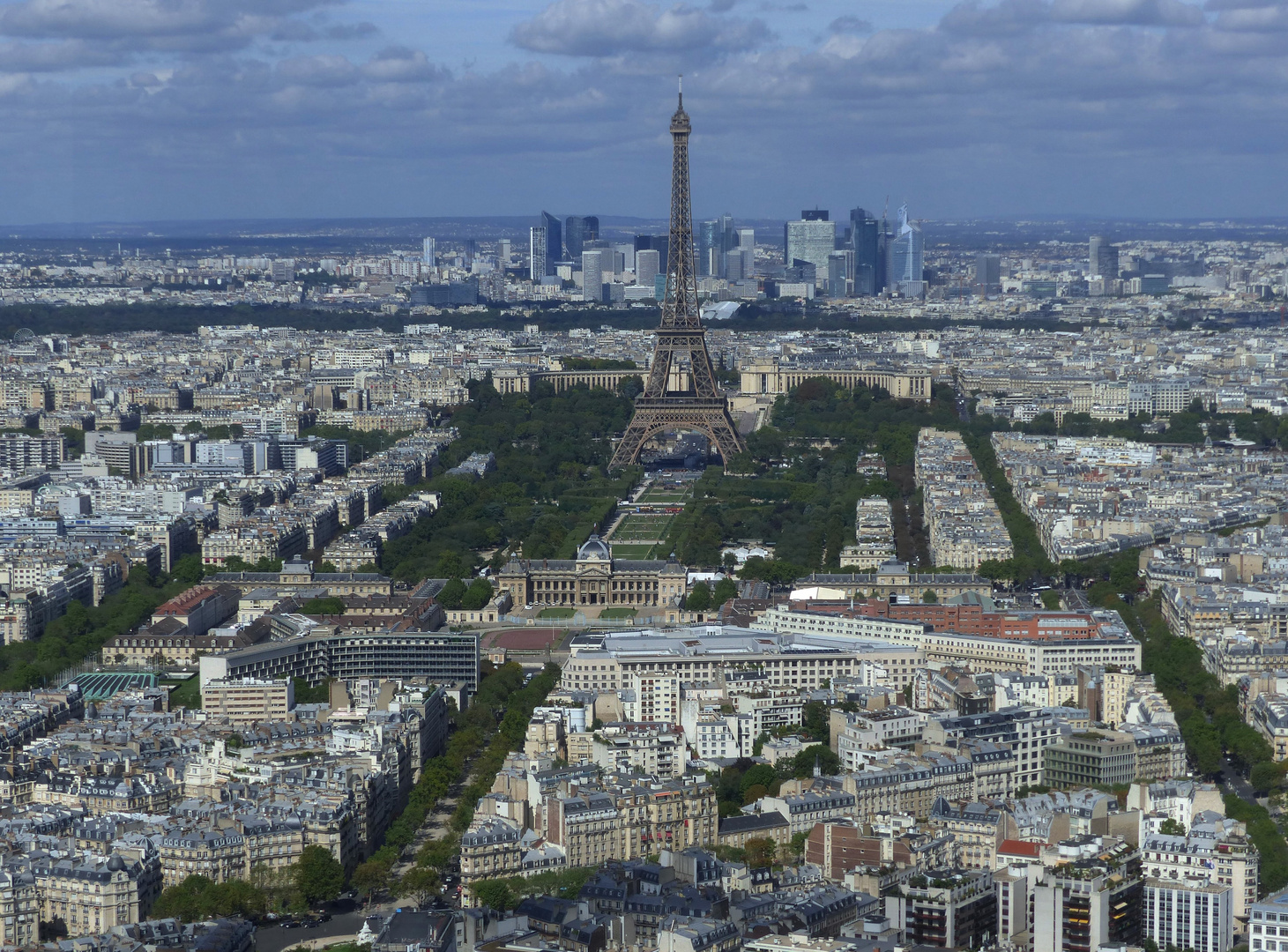 Über den Dächern von Paris. 2019