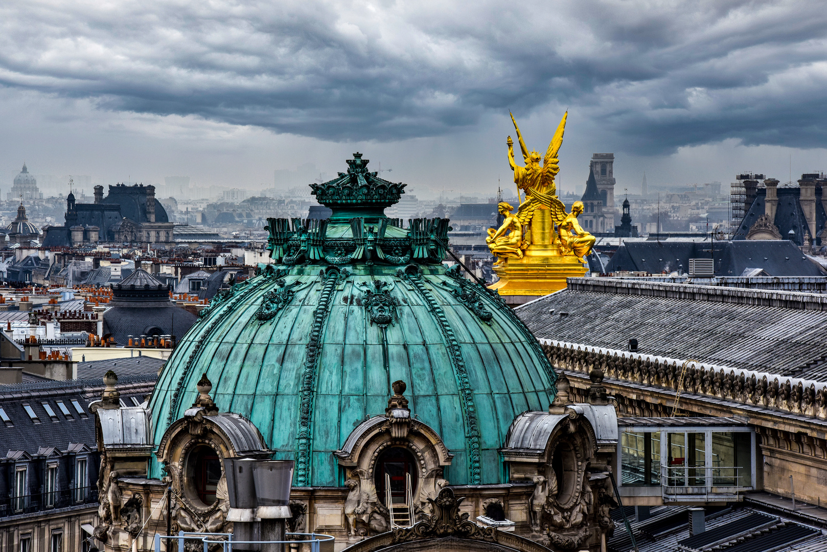 Über den Dächern von Paris