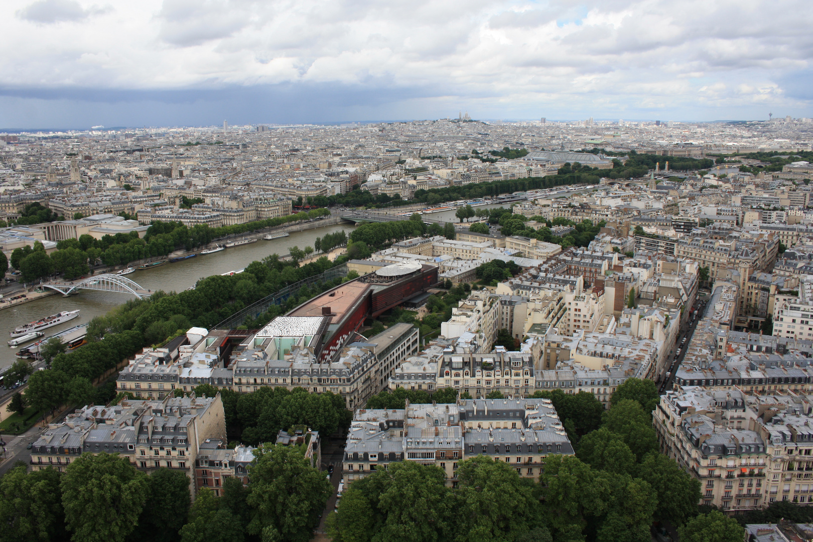 Über den Dächern von Paris