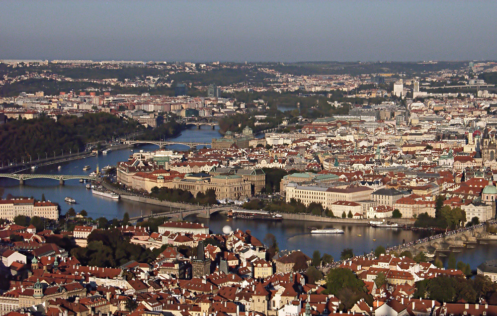 Über den Dächern von Prag Foto & Bild | architektur ...