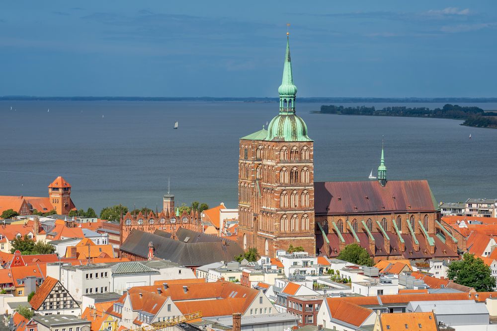 Über den Dächern von Stralsund