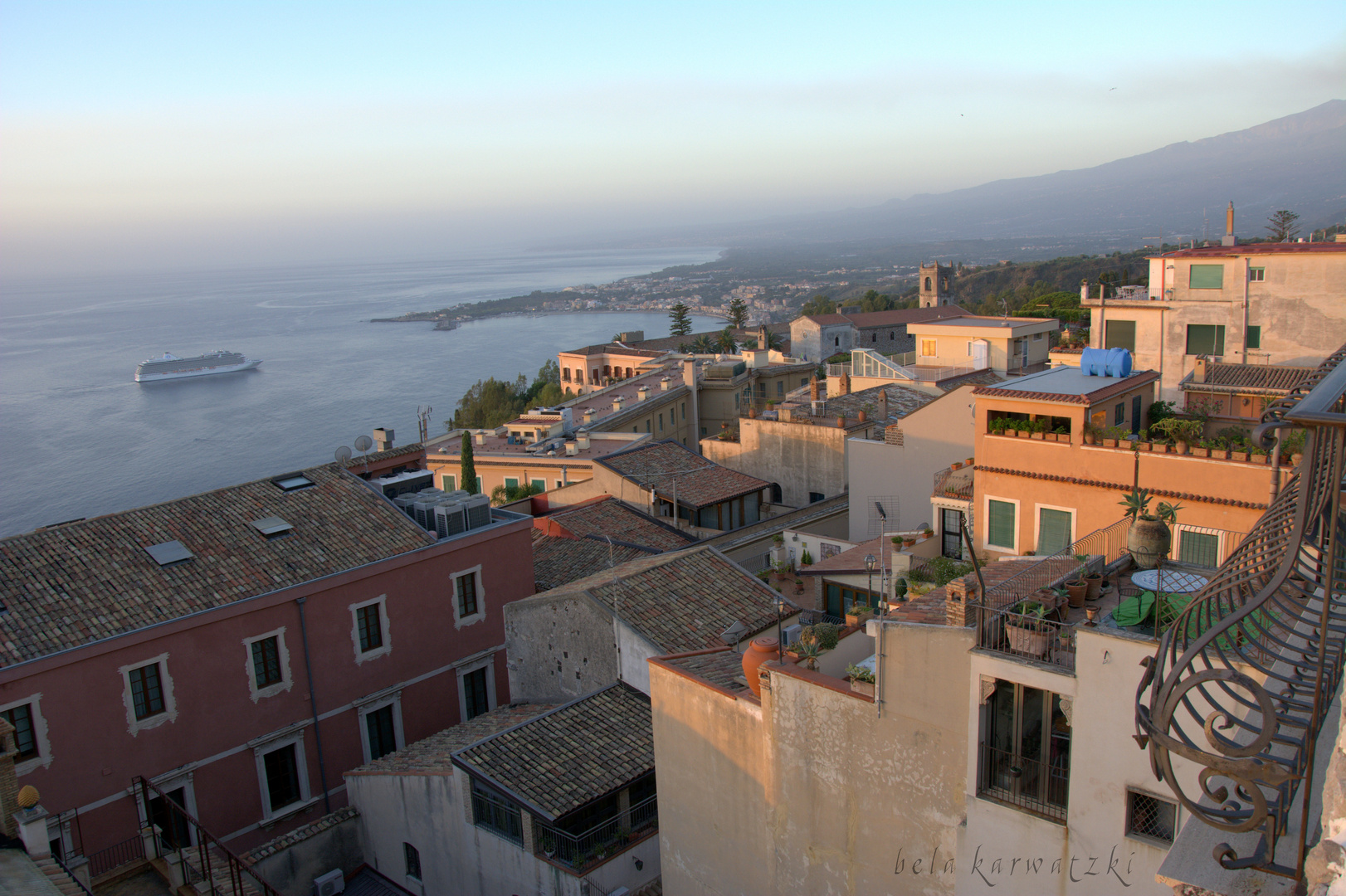 Über den Dächern von Taormina