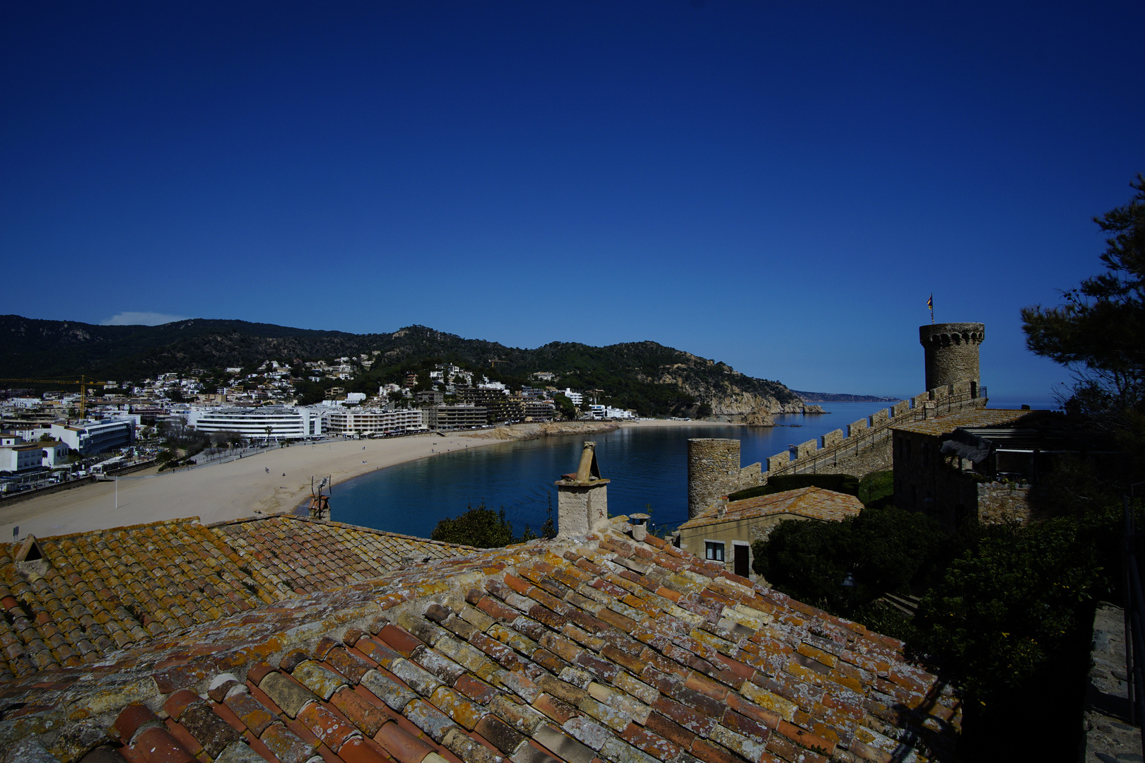 Über den Dächern von Tossa de Mar