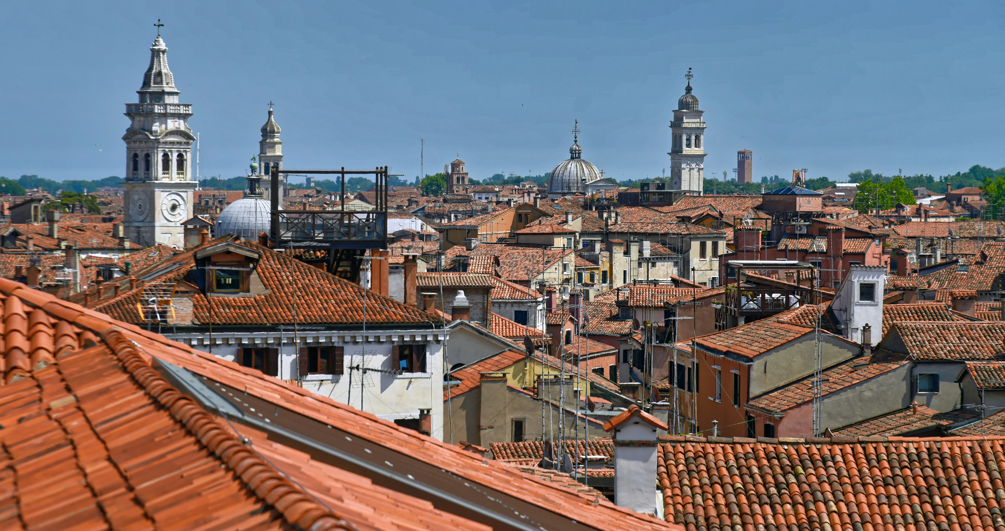 Über den Dächern von Venedig