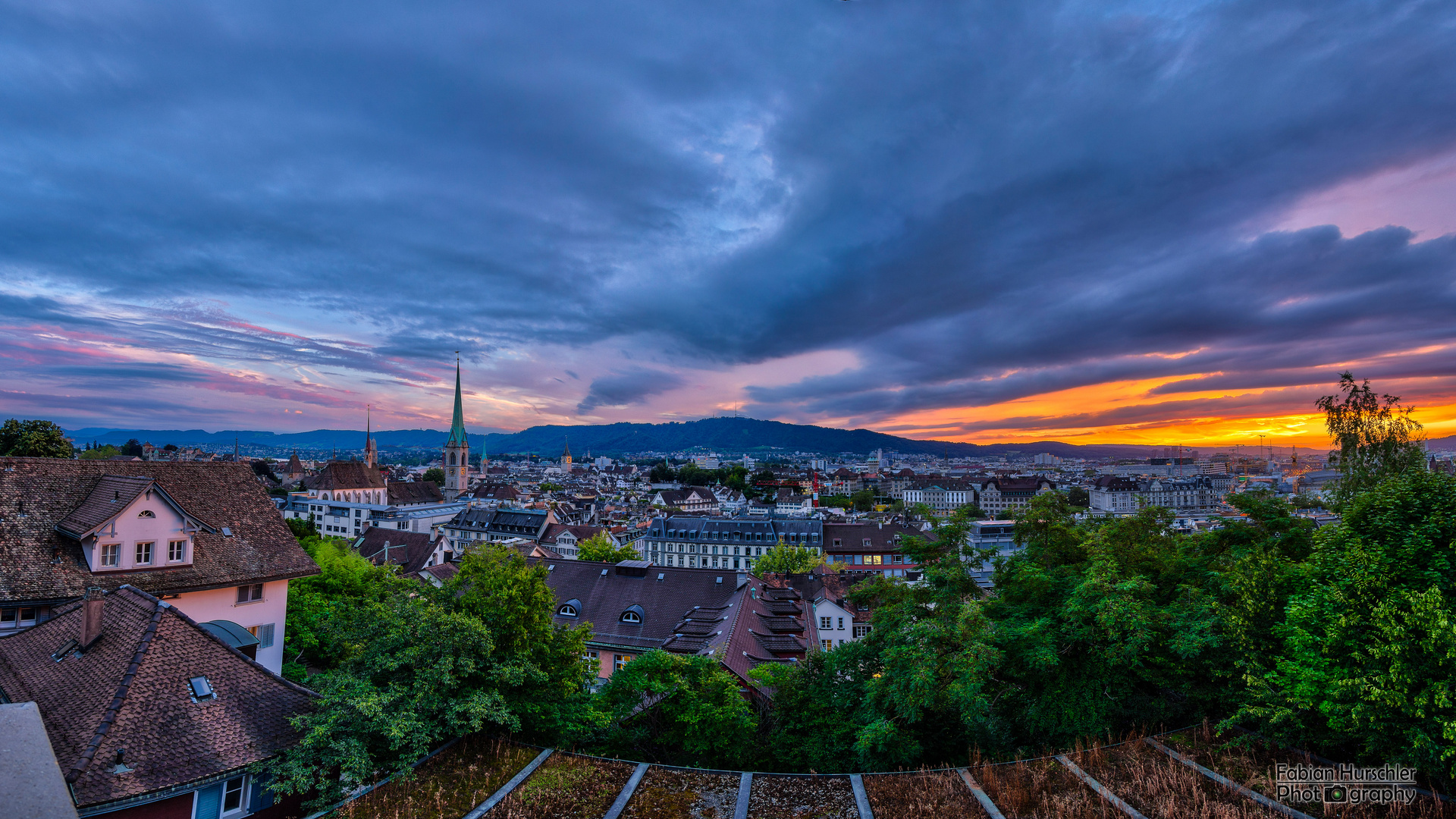 Über den Dächern von Zürich