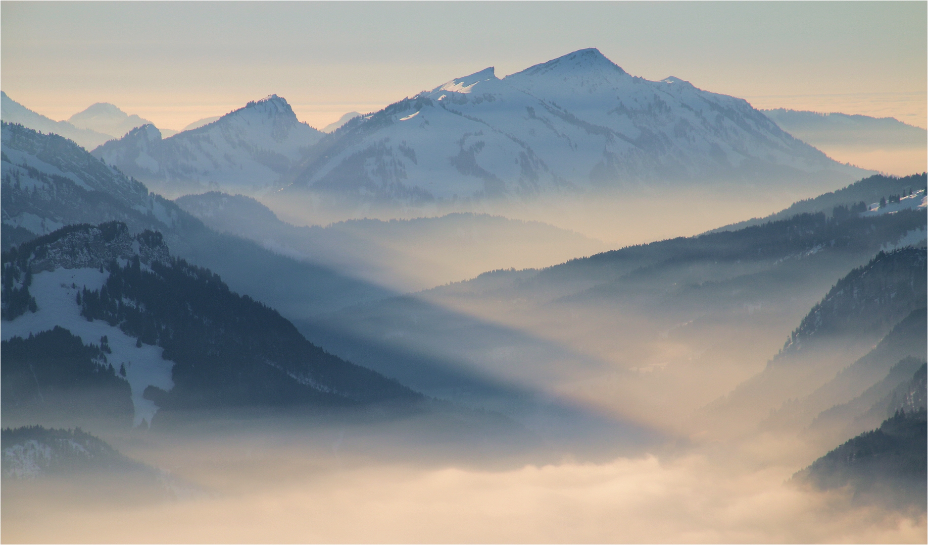 Get Ueber den dingen stehen Desktop Wallpaper