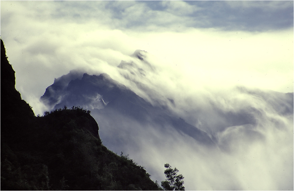 Über den Gipfeln, die Wolken gleiten ins Tal