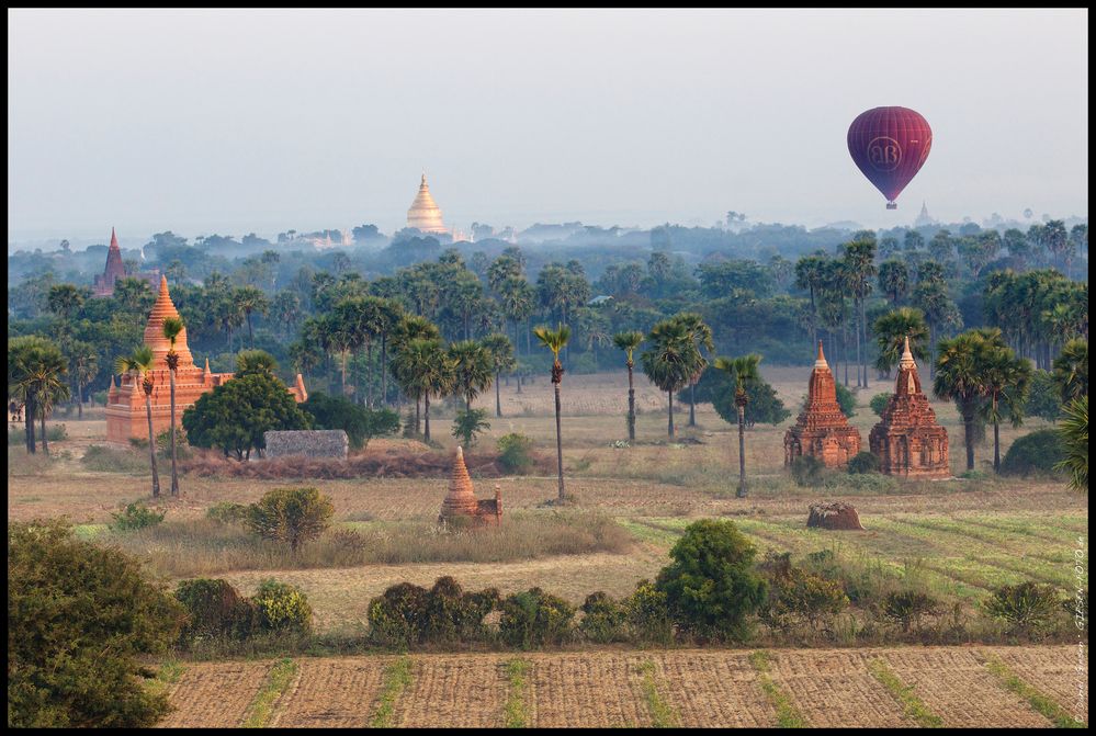 Über den Pagoden von Bagan, Myanmar/Burma 2012