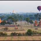 Über den Pagoden von Bagan, Myanmar/Burma 2012