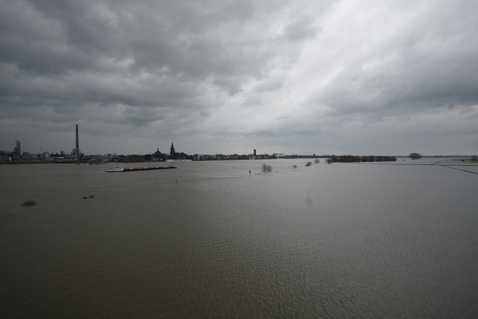 über den Rhein nach Emmerich (I)