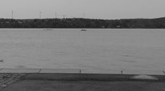 Über den See nach Berg sehen