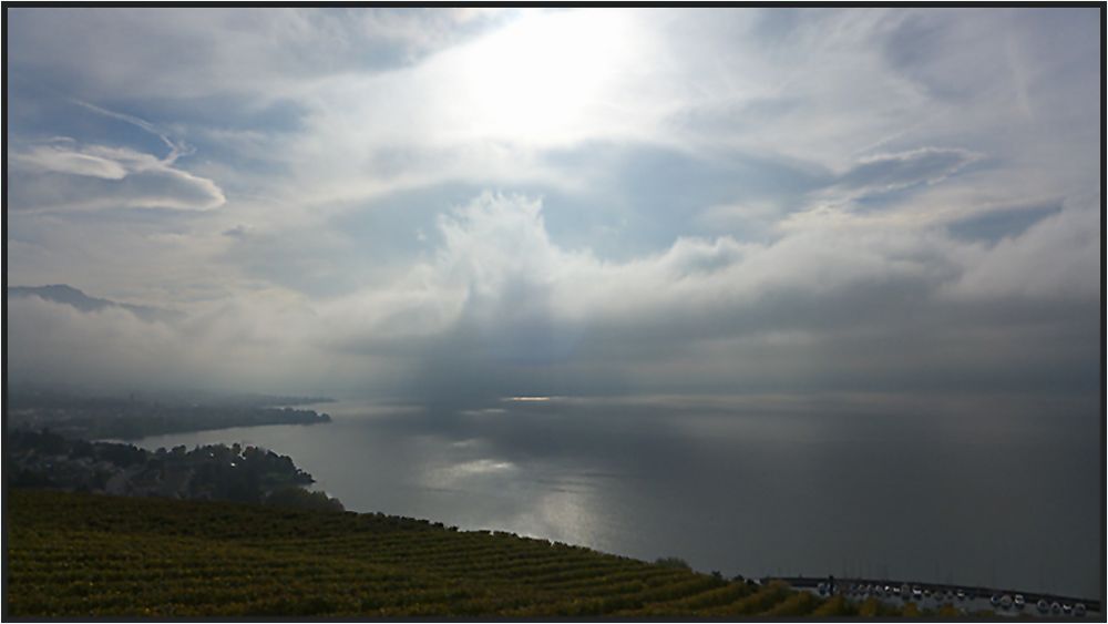 Über den See wandern Wolken und Nebel...