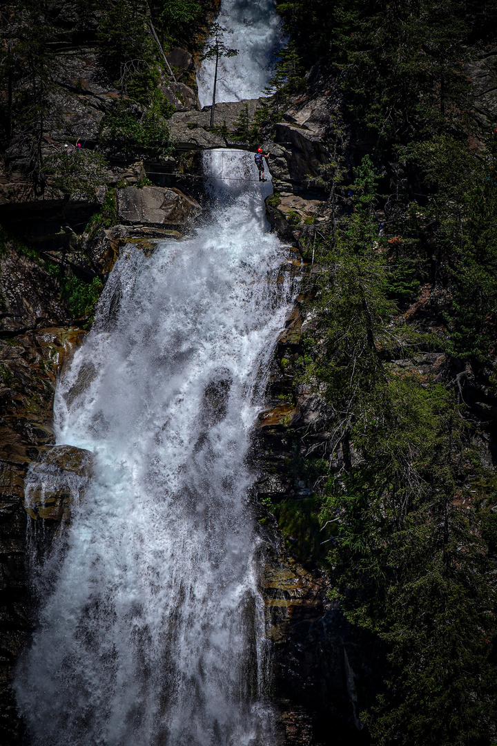 über den Wasserfall 2