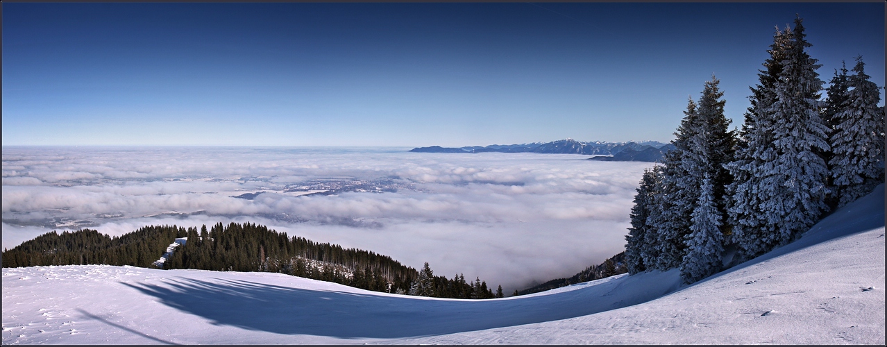 ~ Über den weißen Wolken auf weißem Grund II ~