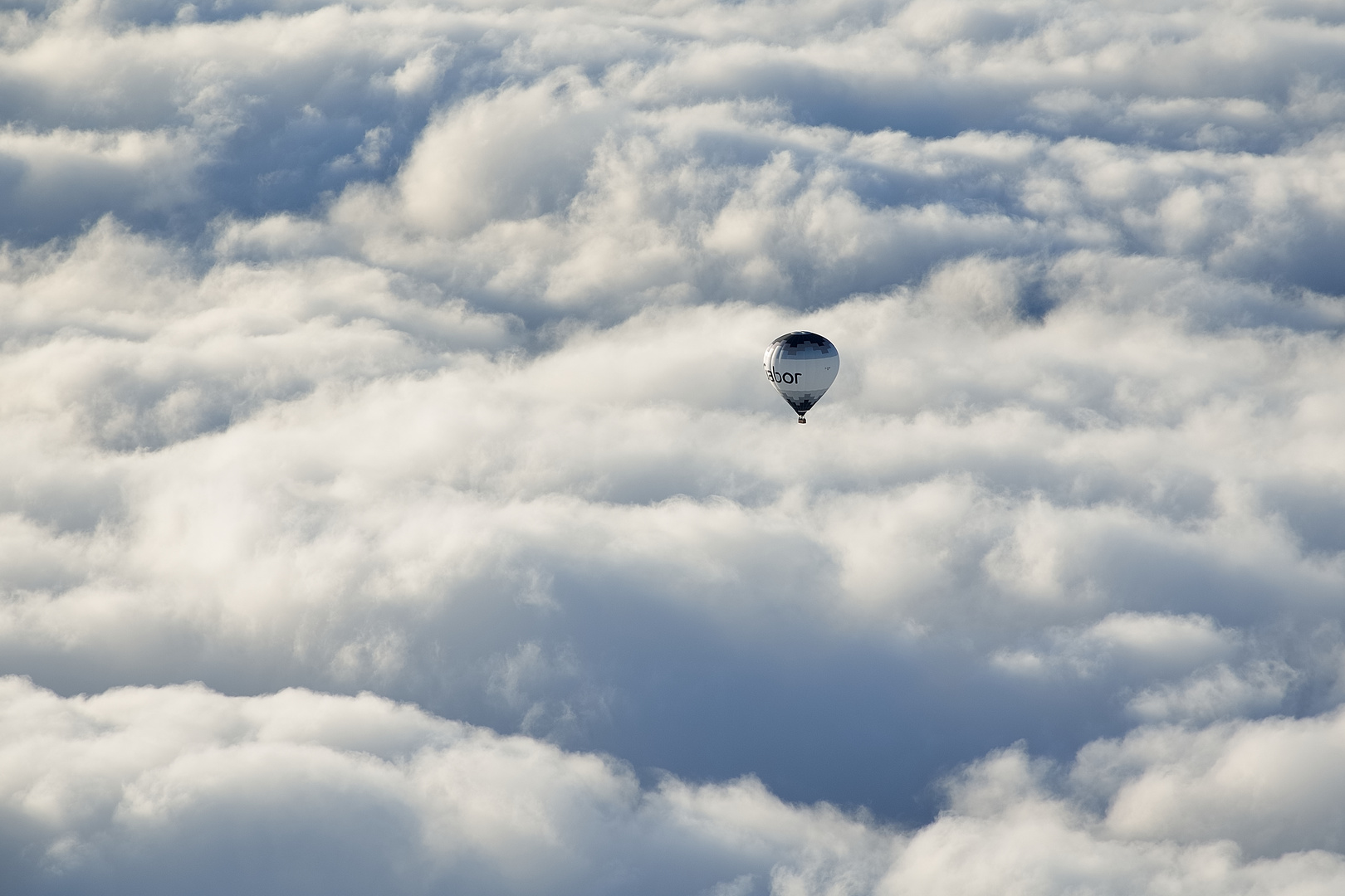 Über den Wolken