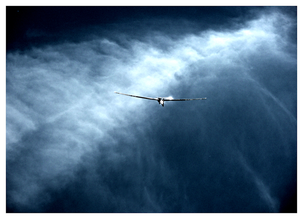 Über den Wolken . .