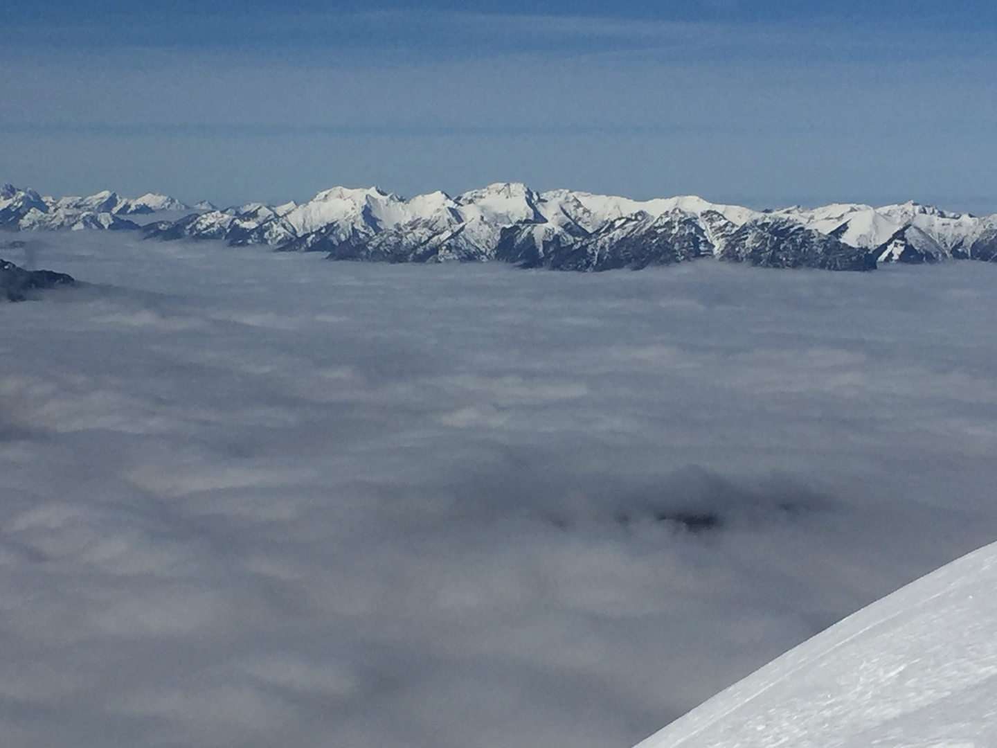 Über den Wolken "IST" die Freiheit grenzenlos, ganz bestimmt