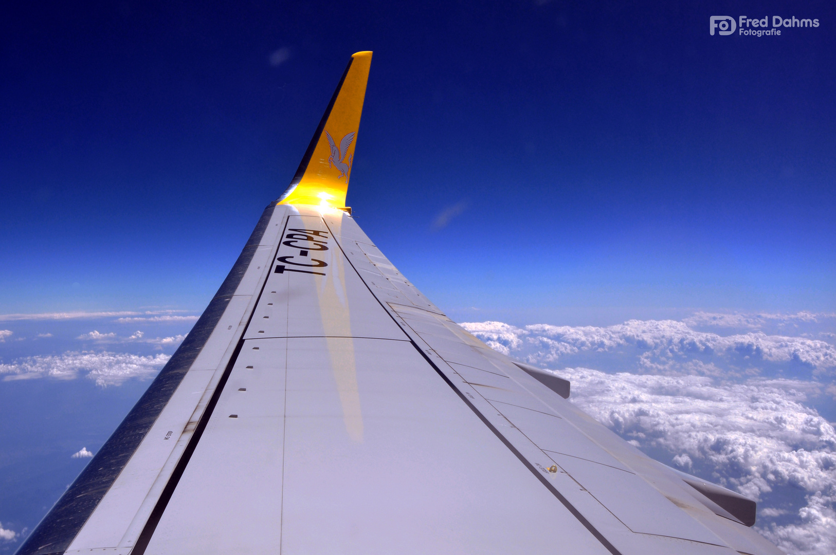 Über den Wolken mit Pegasus Airlines nach Sabiha Gökçen.