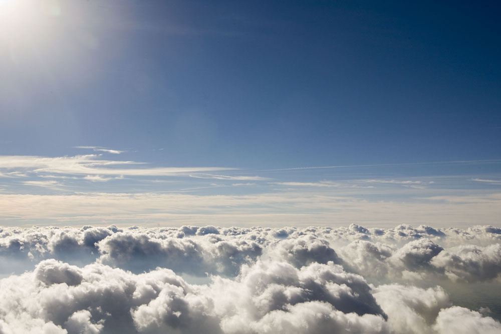 Über den Wolken muß die Freiheit ...