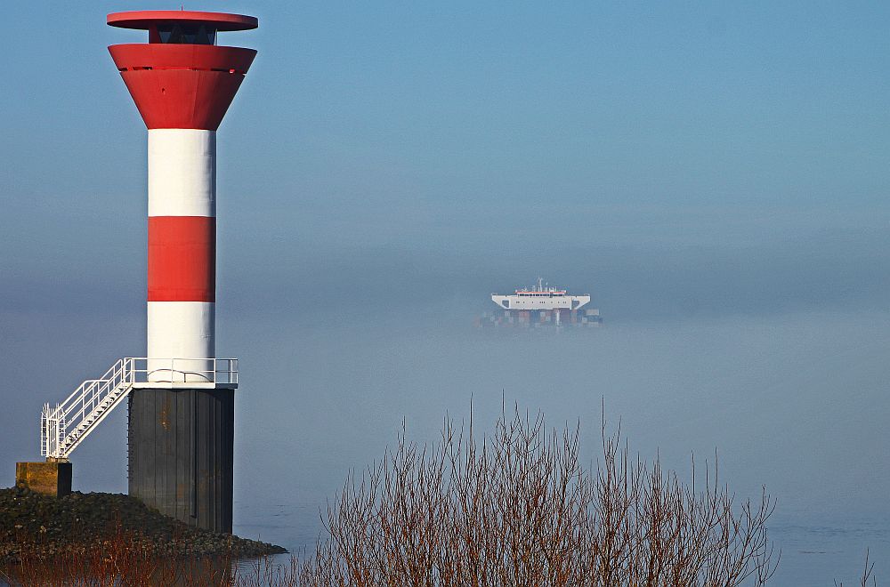 ... über den Wolken muß die Freiheit wohl grenzenlos sein