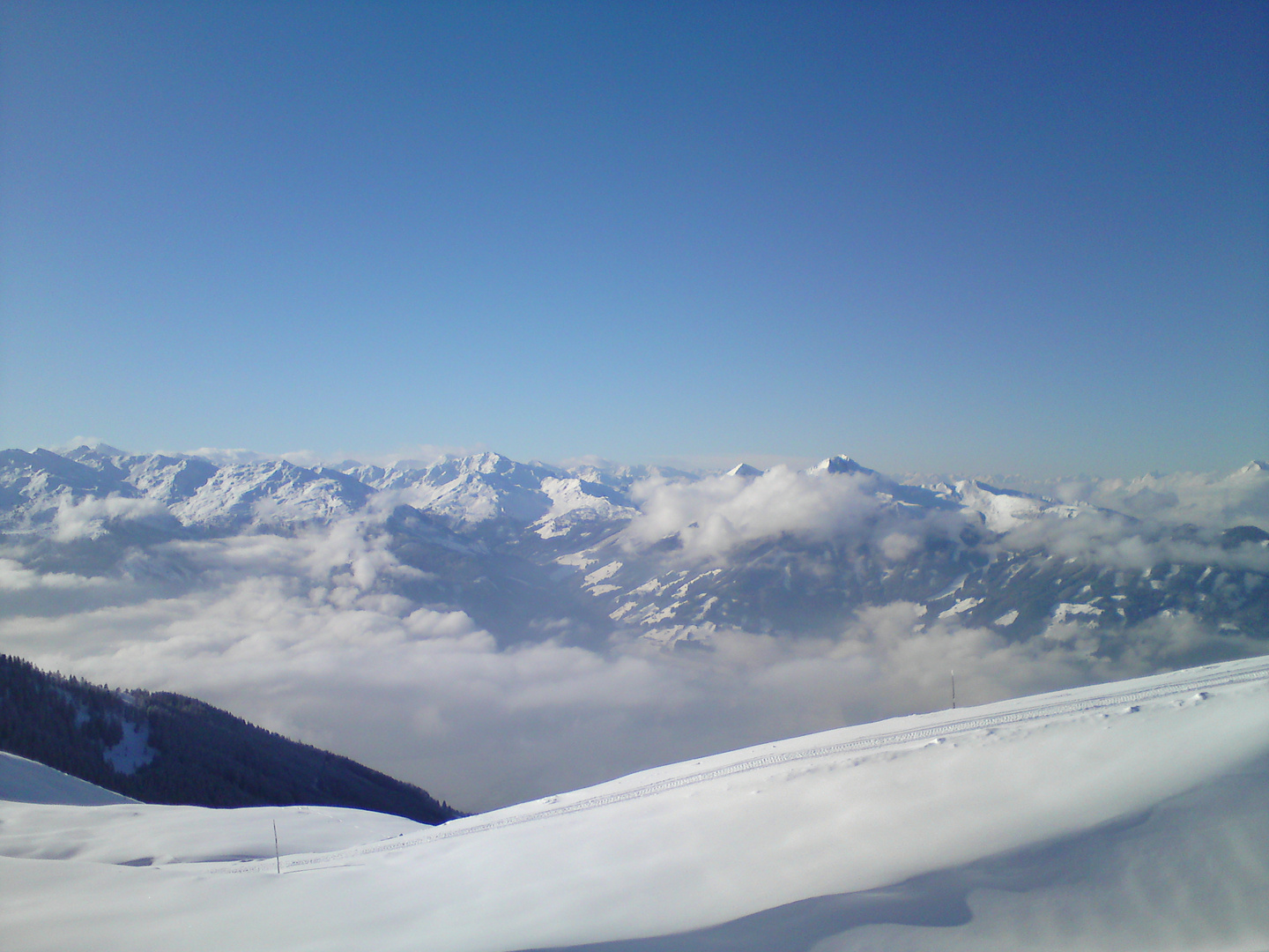 über den Wolken Skifahren