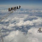 über den Wolken soll die Freiheit grenzenlos sein ???