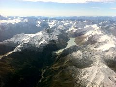 Über der Schweizer Bergwelt (Walliser Alpen)