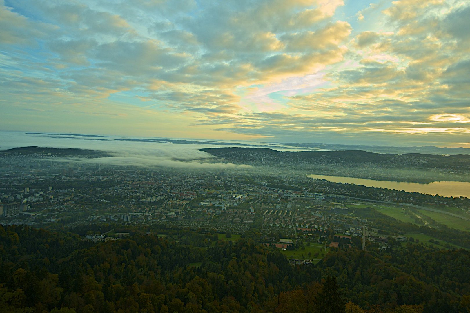 Über der Stadt Zürich