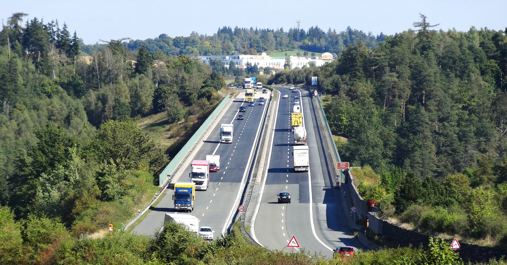 Über die Autobahnbrücke Pirk im Vogtland