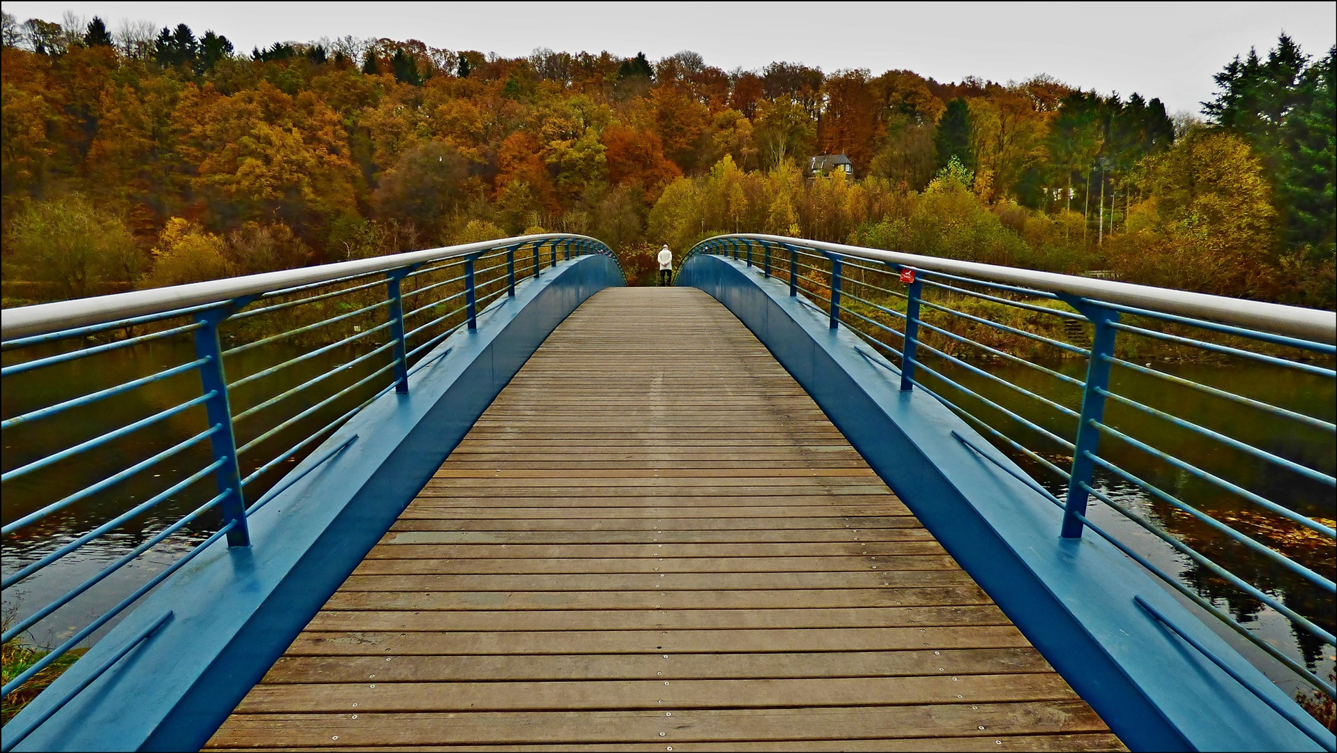 Über die Brücke geh`n 