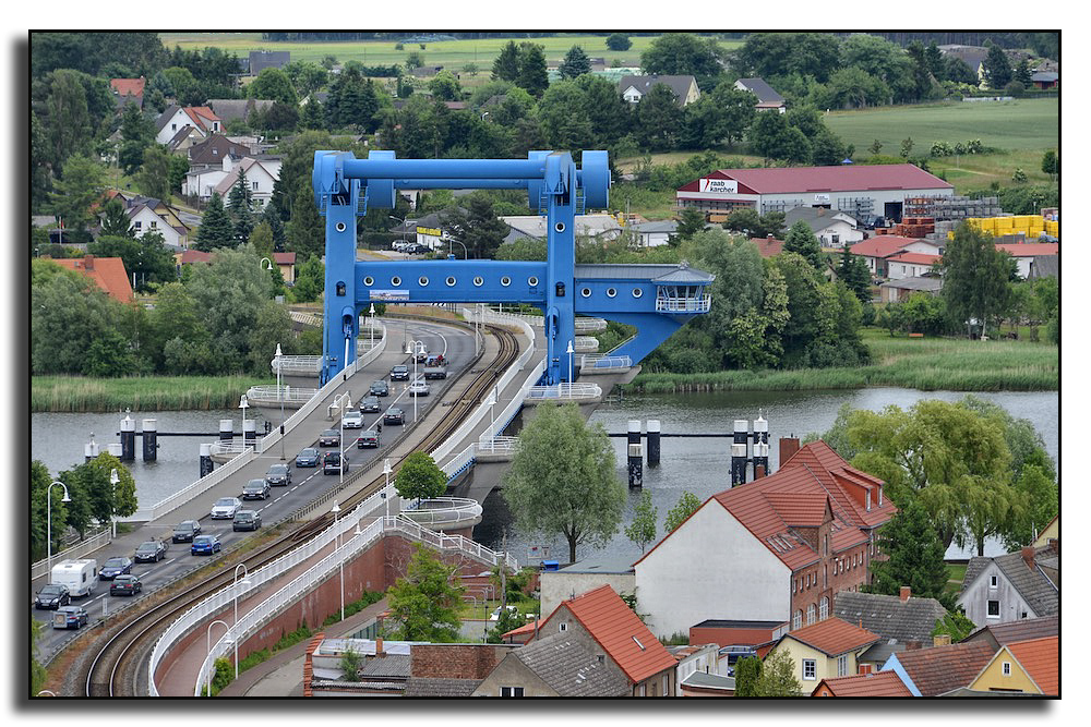 ... über die brücke geh'n ...