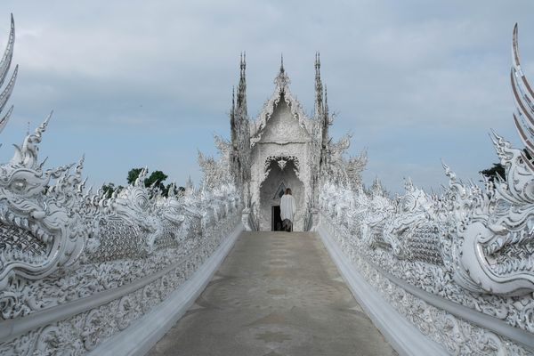...über die Brücke ins Paradies...