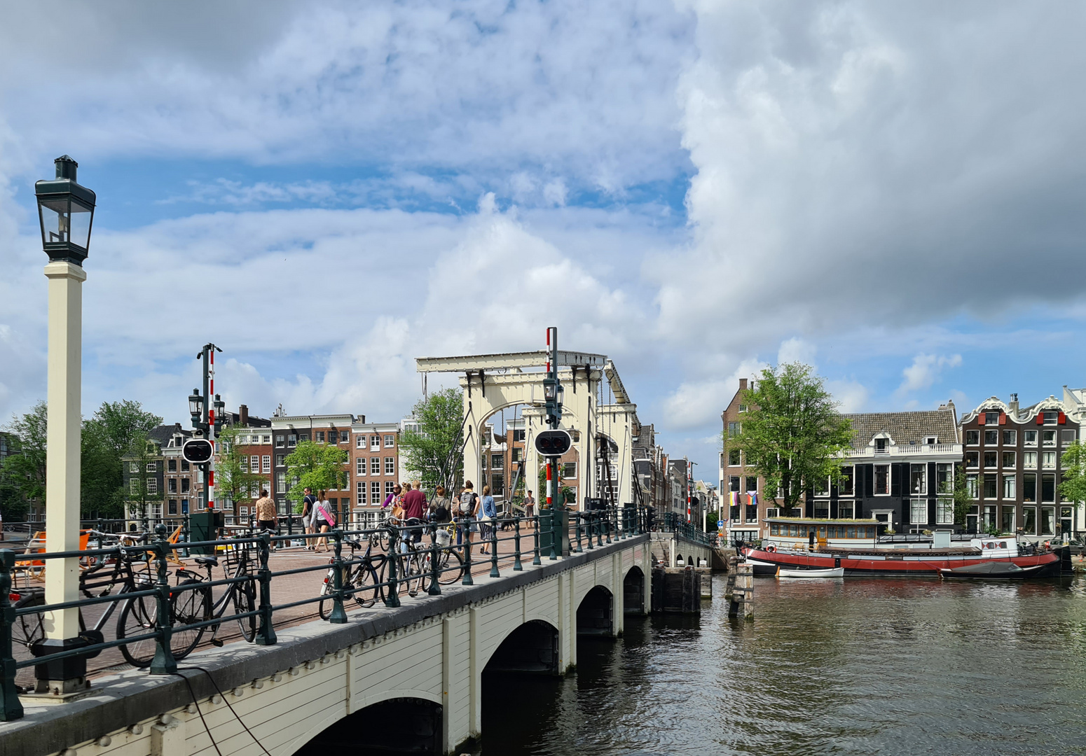 Über die Magere Brug