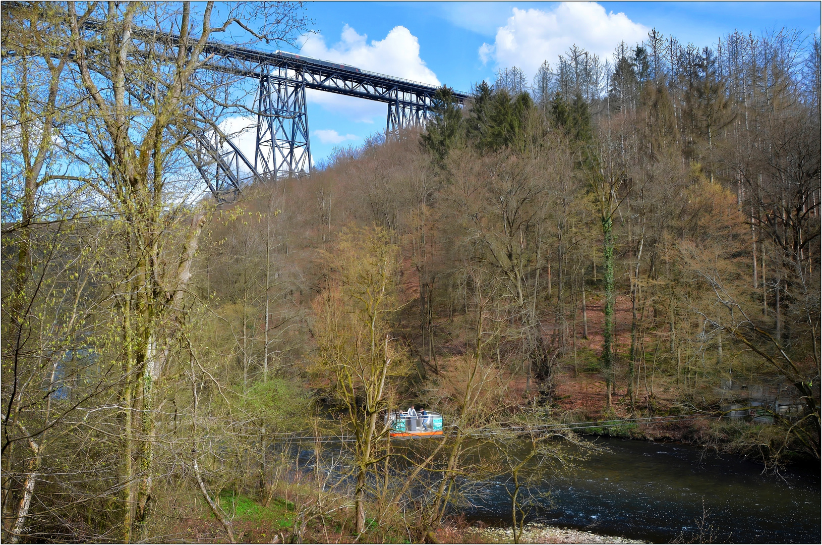 Über die Wupper schweben!