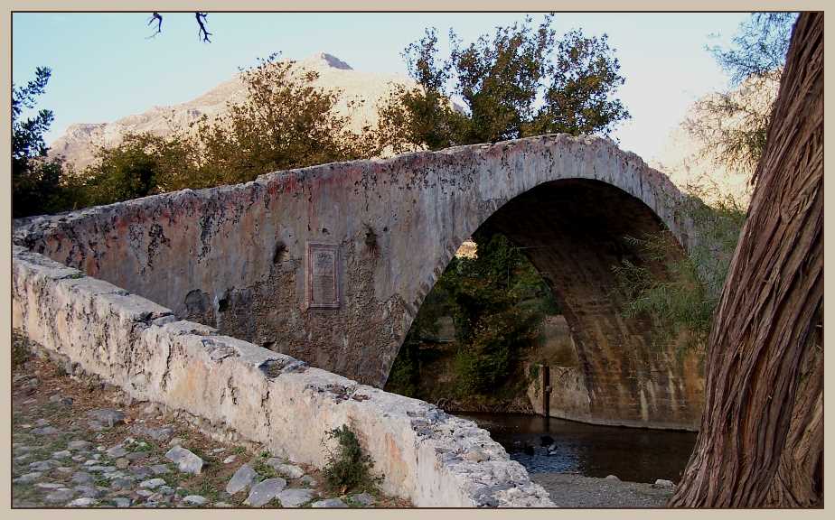 ...über diese Brücke...