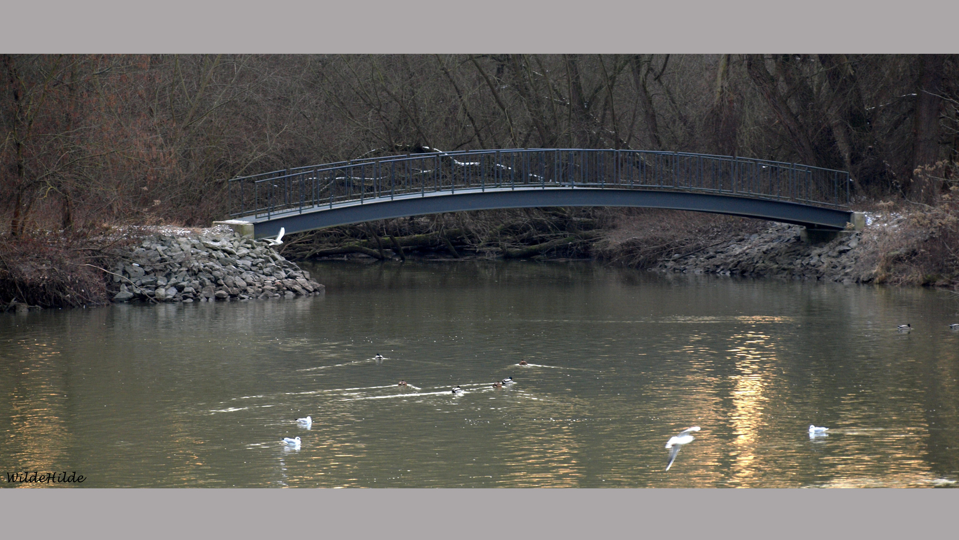 Über diese Brücke führt der........