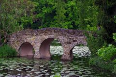 Über diese Brücke musst Du gehen...