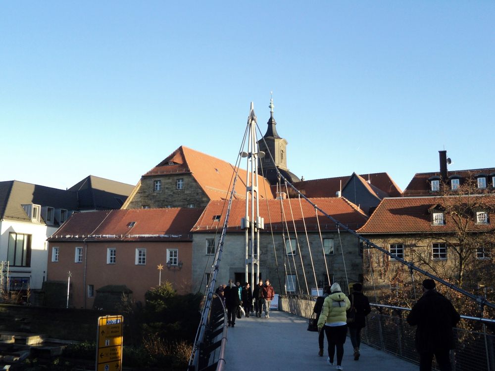 Über diese Brücke musst Du gehen  vom Rotmaincenter zum Marktplatz Bayreuth