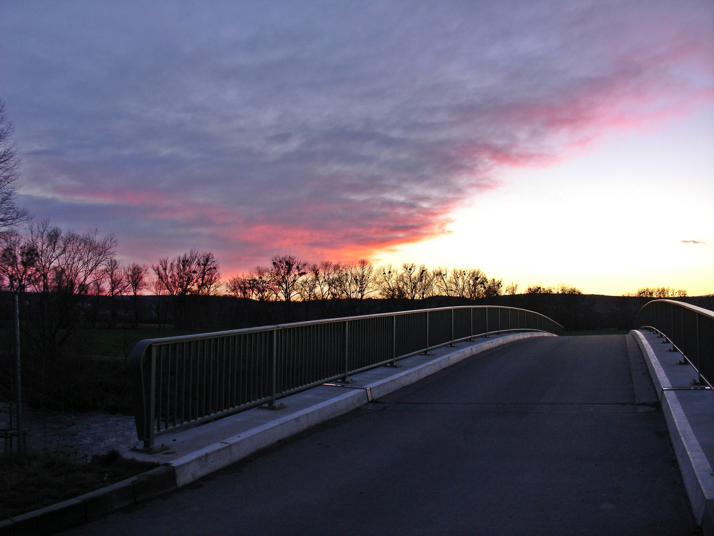  -- über diese Brücke musst du geh'n --